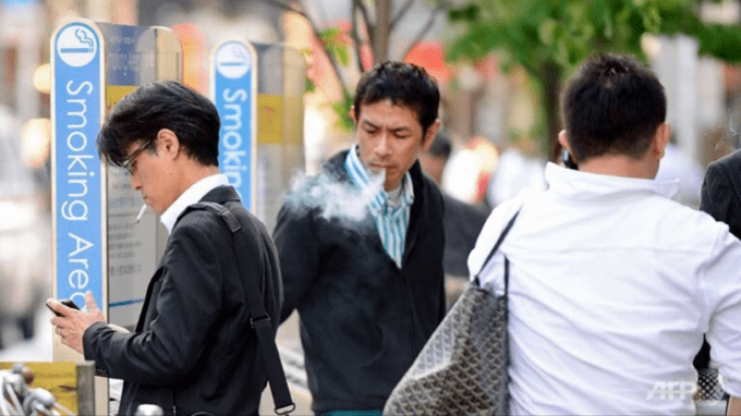 Японская компания дала некурящим сотрудникам шесть дополнительных дней отпуска за переработку из-за чужих перекуров
