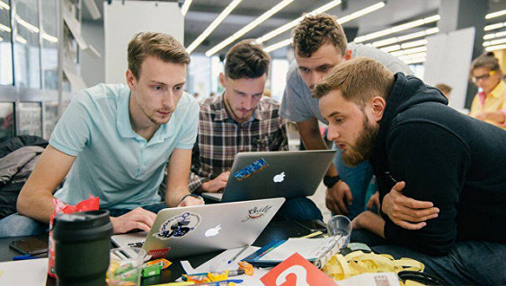 Компания друзей: как управлять коллективом молодых программистов